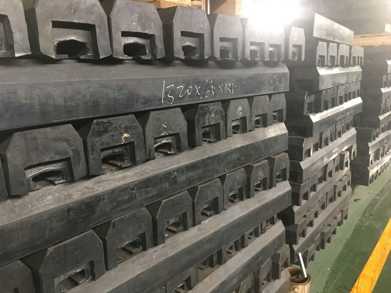 潤磨機橡膠襯板